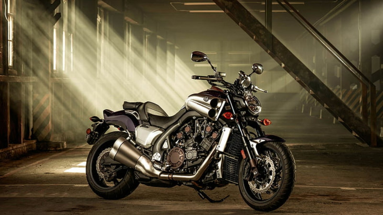 Bike dealers in Madurai at Alagendran Autos offer trusted bike buying, test rides, finance and service support in Kochadai.