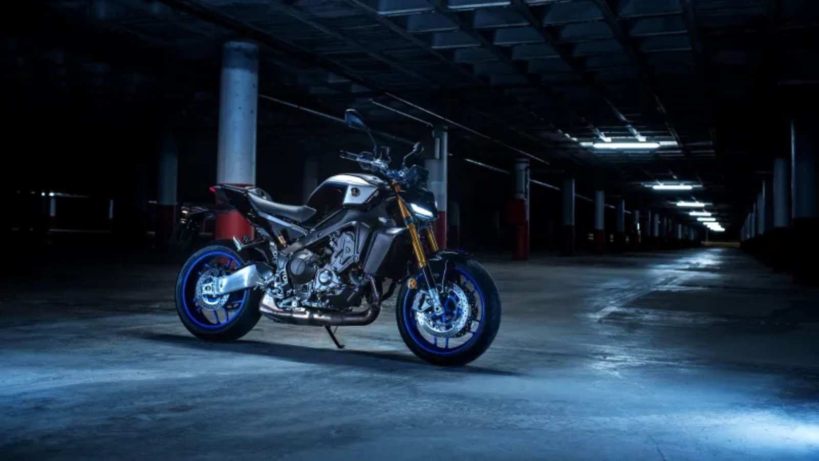 Best Yamaha bike for city use in Madurai with comfort, mileage and easy handling. Visit Alagendran Autos Kochadai today.